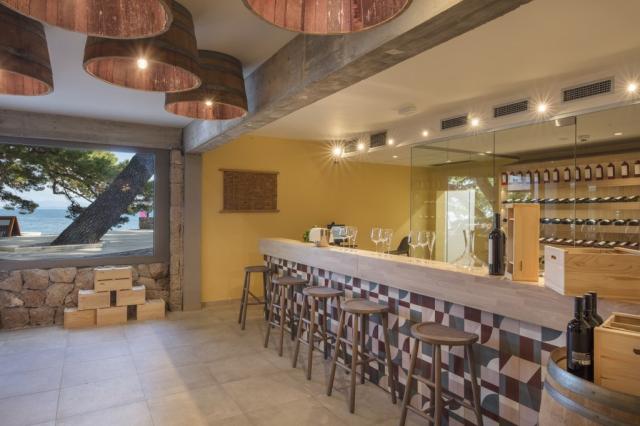 Hotel BLUESUN SOLINE, Brela - Stina Wine Bar