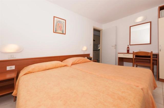 APT. 2+2 ST