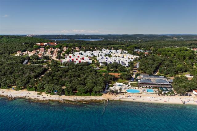 Maistra Select Amarin Resort
