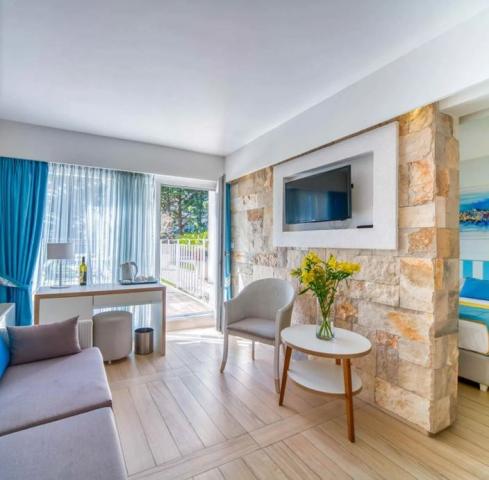 Hotel CASTELLASTVA, Čierna Hora - Budvanska riviéra - Petrovac,