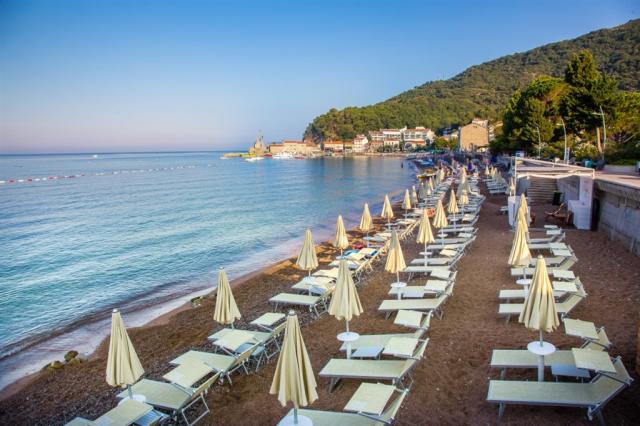 Petrovac - pláž