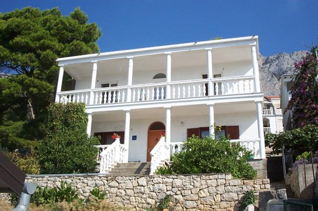 Vila Šime Miošić, Brist