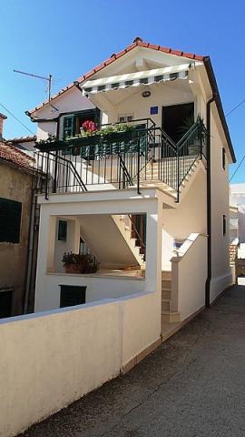 VILA MARINA, Brist
