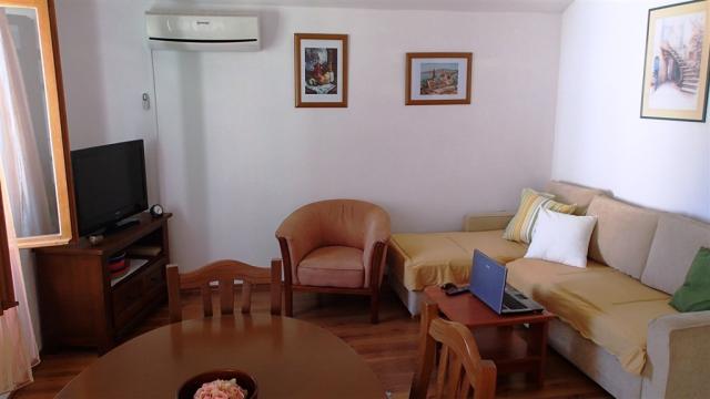 VILA MARINA, Brist
