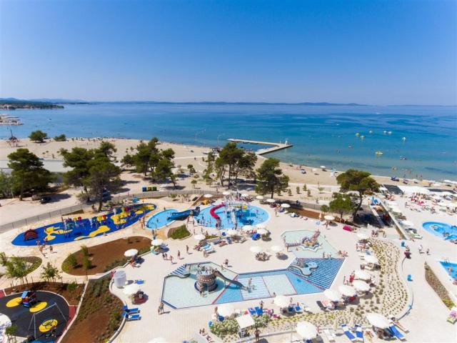 Apartmány ZATON HOLIDAY RESORT 3*, Zaton