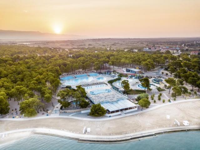 Apartmány ZATON HOLIDAY RESORT 3*, Zaton