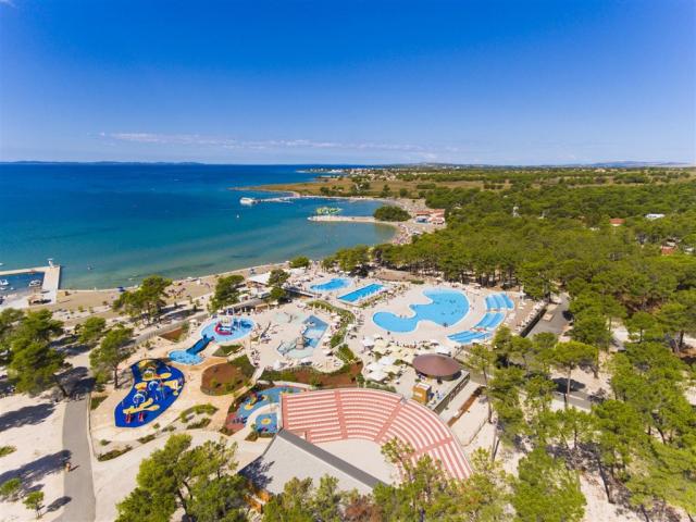 Apartmány ZATON HOLIDAY RESORT 3*, Zaton