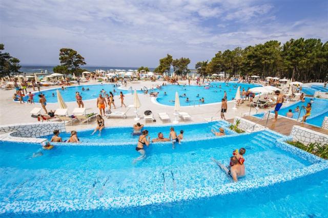 Apartmány ZATON HOLIDAY RESORT 3*, Zaton
