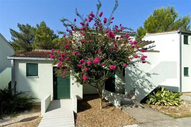 Apartmány ZATON HOLIDAY RESORT 3*, Zaton