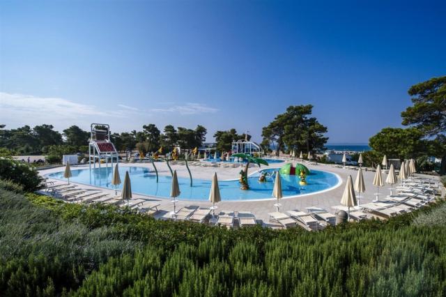 Apartmány ZATON HOLIDAY RESORT 4*, Zaton