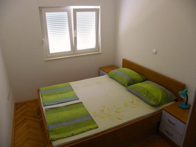 APT. 4(+3)