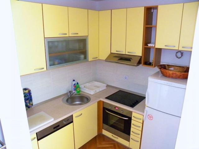 APT. 4(+3)