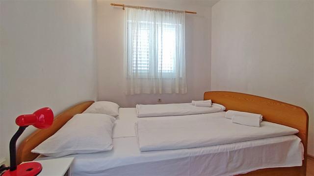 APT. 2+2 TERASA