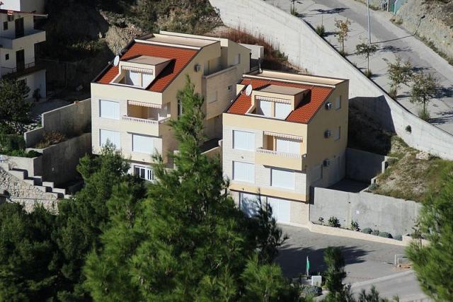 Apartmány ASTRA a PINIJA, Brela