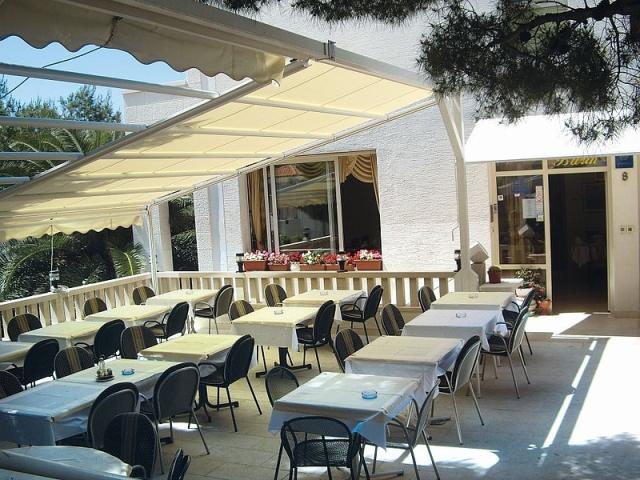 Apartmány ASTRA a PINIJA, Brela