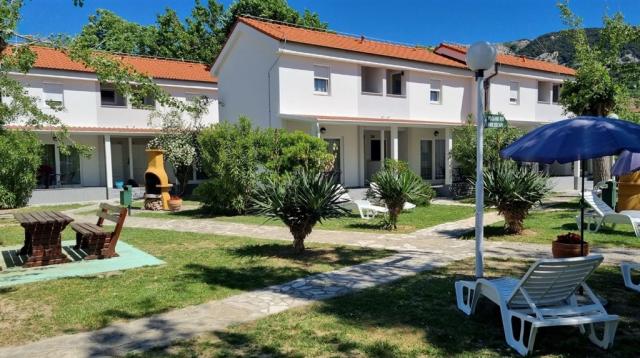 Vily CORINTHIA, Baška
