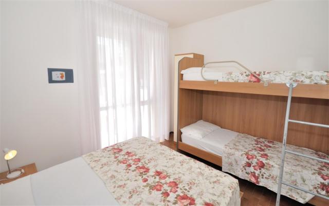 APT. 4+2 B