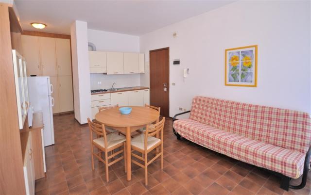 APT. 4+2 C