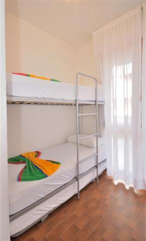 APT. 4+2 C