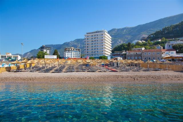 Hotel SATO, Sutomore
