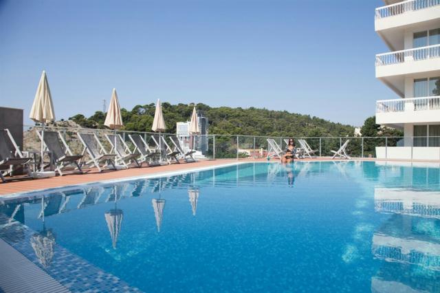 Hotel SATO, Sutomore