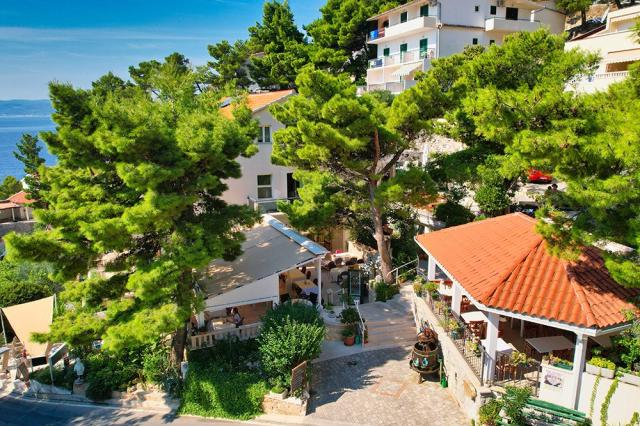 Vila PETRA, Brela