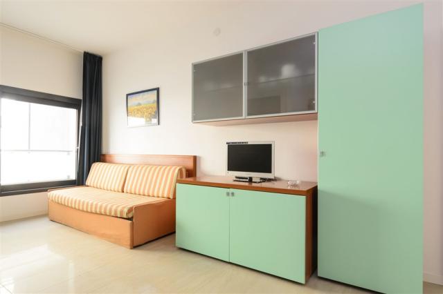 APT. 4+2 C6
