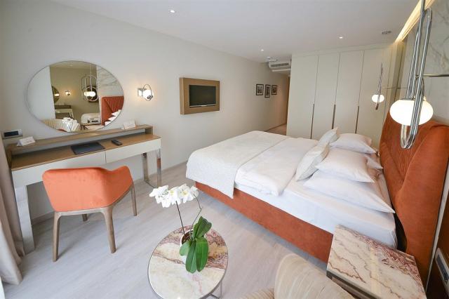 Hotel MEDITERAN-Bećići, Čierna Hora - Budvanska riviéra - Bečić
