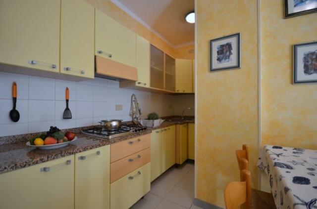 APT. 4+2 B-6