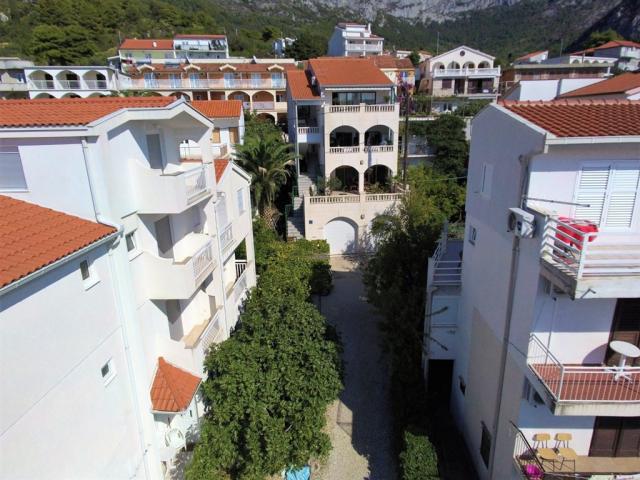 Vila REBEKA, Gradac