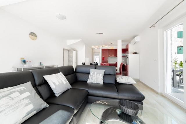 Vila BUZOV, Chorvátsko - Severná Dalmácia - Vodice - Srima, zob
