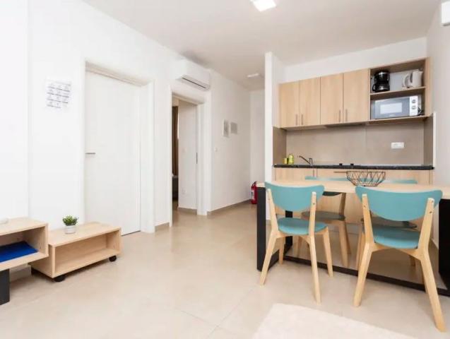 APT. 2(+2) Superior