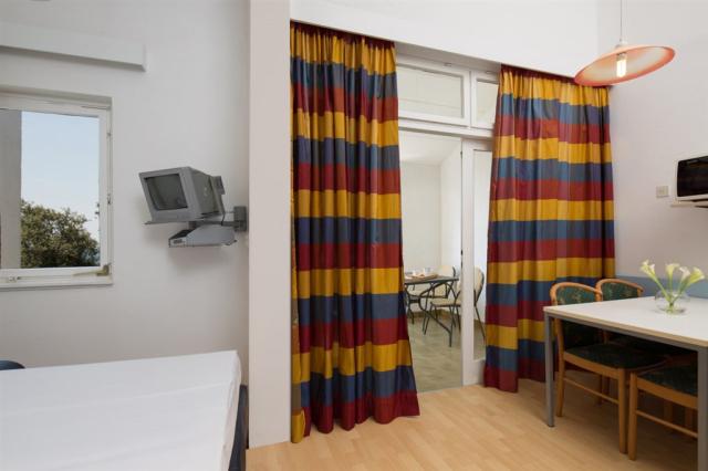 APT. 4(+0)