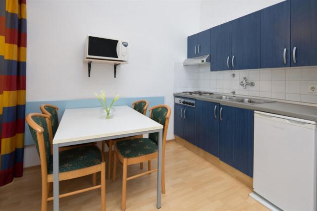 APT. 4(+0)