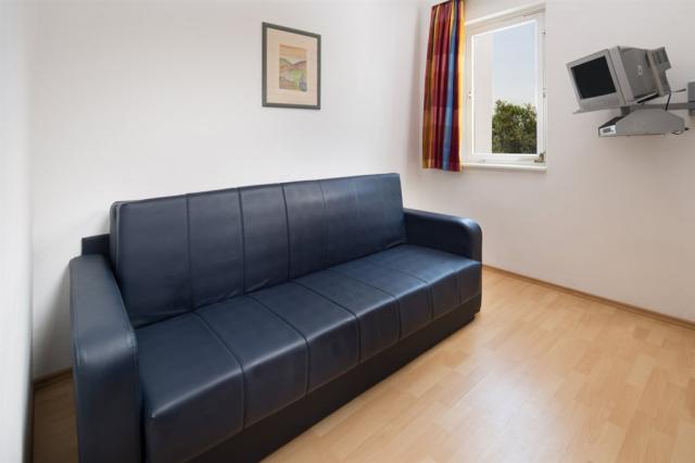 APT. 4(+0)