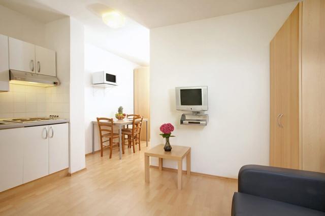 APT. 3(+0)