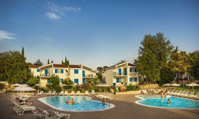 Port 9 Apartments