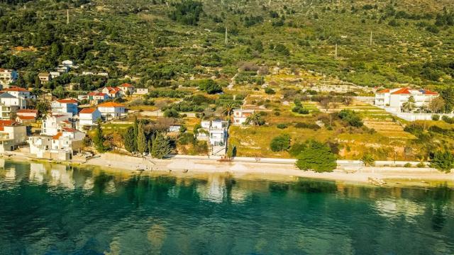 Vila WHISPERING WAY, Brist