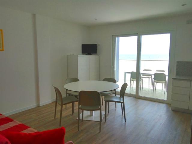 APT. 4+2 CX
