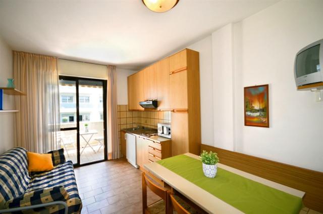 APT. 2+2 B-4