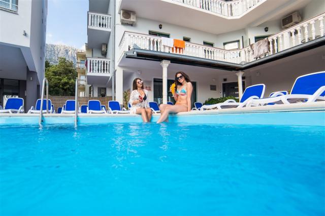 Holiday Resort ANTONIJA, OLIVA, TRITON, Drvenik