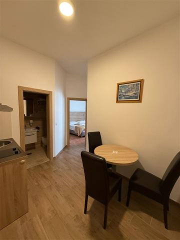 APT. 4(+0) B-Triton
