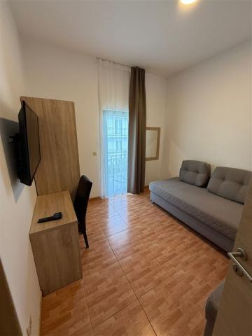 APT. 4(+0) B-Triton