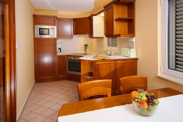 APT. 2+2 DELUXE