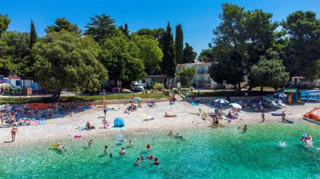 CENTINERA Resort & Camping, Banjole - pláž