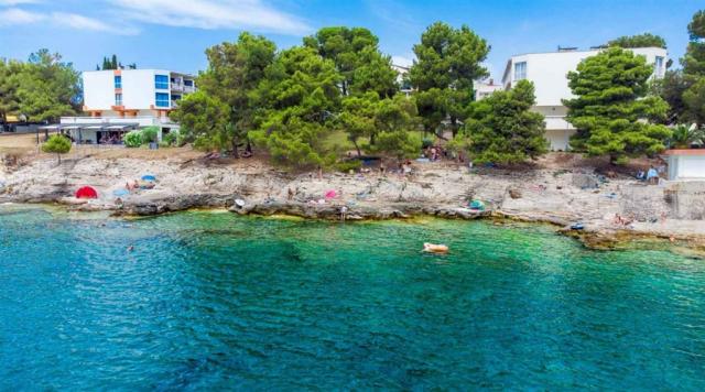 CENTINERA Resort & Camping, Banjole - pláž
