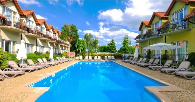 Resort Alcest, Rewal