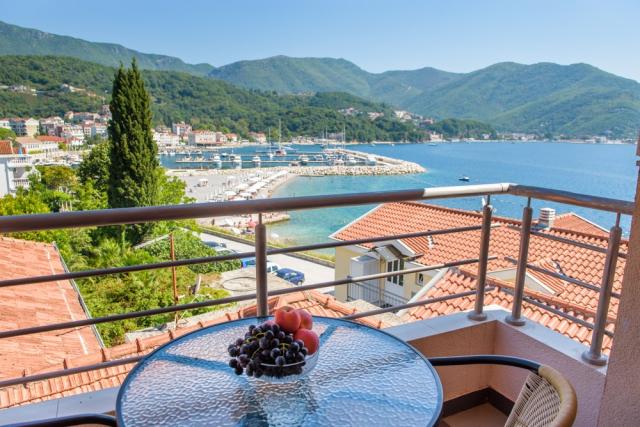 Hotel M, Herceg Novi