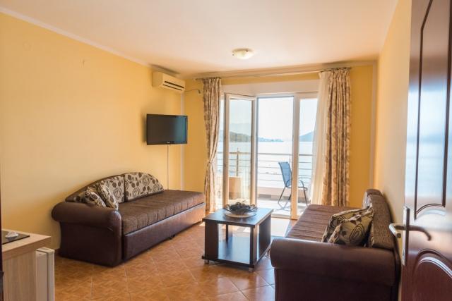 APT. 4(+2) BSW 