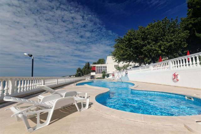 HOTEL VAL (EX. JADRAN), Trogir - Seget Donji